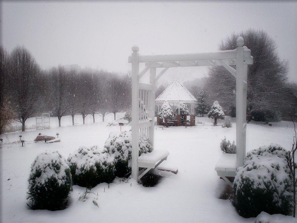 High Meadows Vineyard Inn Scottsville Exterior photo